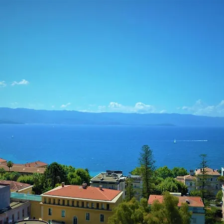 Grand T2 Standing Proche Centre Et Plages Vue Panoramique Parking Prive Daire Ajaccio (Corsica)