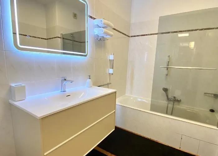 Appartement Grand T2 Standing Proche Centre Et Plages Vue Panoramique Parking Prive