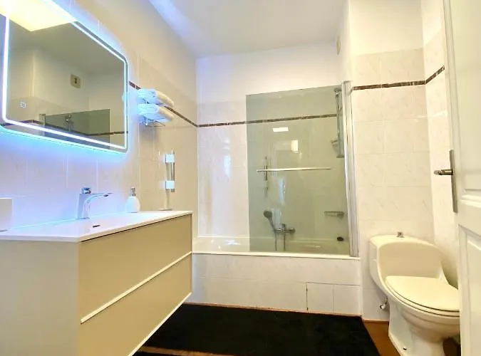 Appartement Grand T2 Standing Proche Centre Et Plages Vue Panoramique Parking Prive *