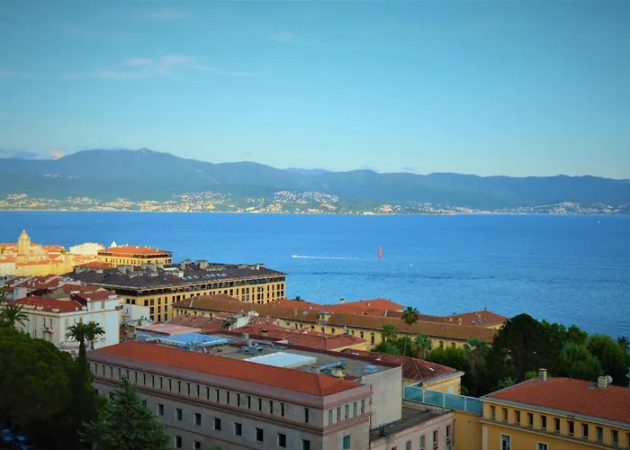 Appartement Grand T2 Standing Proche Centre Et Plages Vue Panoramique Parking Prive *