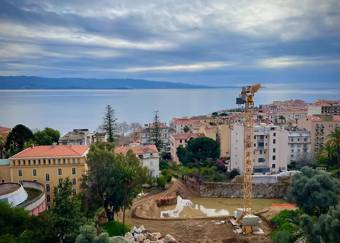 Appartement Grand T2 Standing Proche Centre Et Plages Vue Panoramique Parking Prive Ajaccio (Corsica)