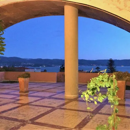 Grand T2 Standing Ajaccio Proche Centre Et Plages Vue Panoramique Parking Prive Ajaccio (Corsica)