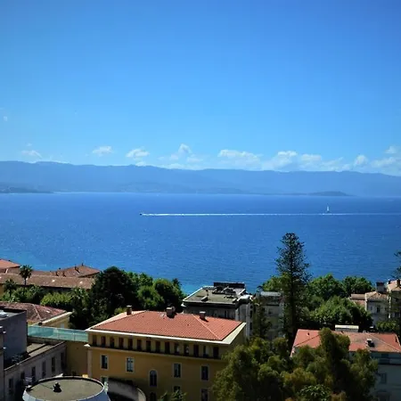 Grand T2 Standing Ajaccio Proche Centre Et Plages Vue Panoramique Parking Prive * Ajaccio (Corsica)