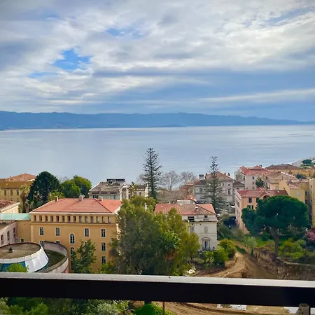 Grand T2 Standing Proche Centre Et Plages Vue Panoramique Parking Prive Appartamento