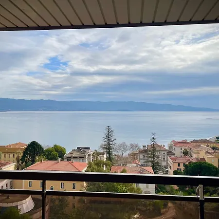 Grand T2 Standing Proche Centre Et Plages Vue Panoramique Parking Prive Appartamento