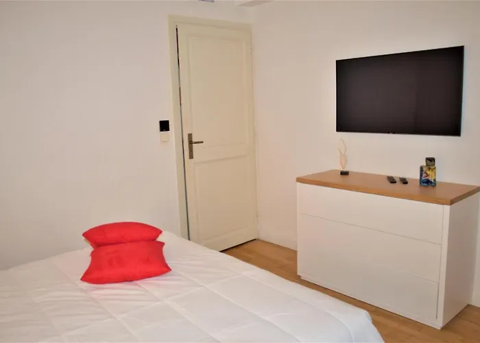 Grand T2 Standing Proche Centre Et Plages Vue Panoramique Parking Prive * Ajaccio (Corsica)