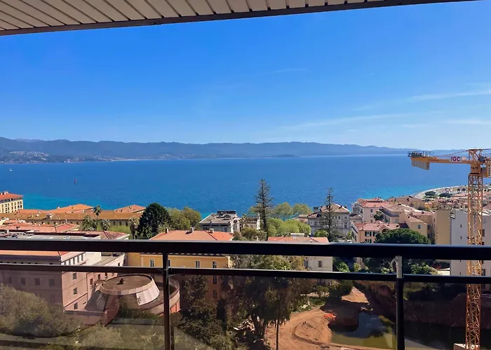 Grand T2 Standing Proche Centre Et Plages Vue Panoramique Parking Prive